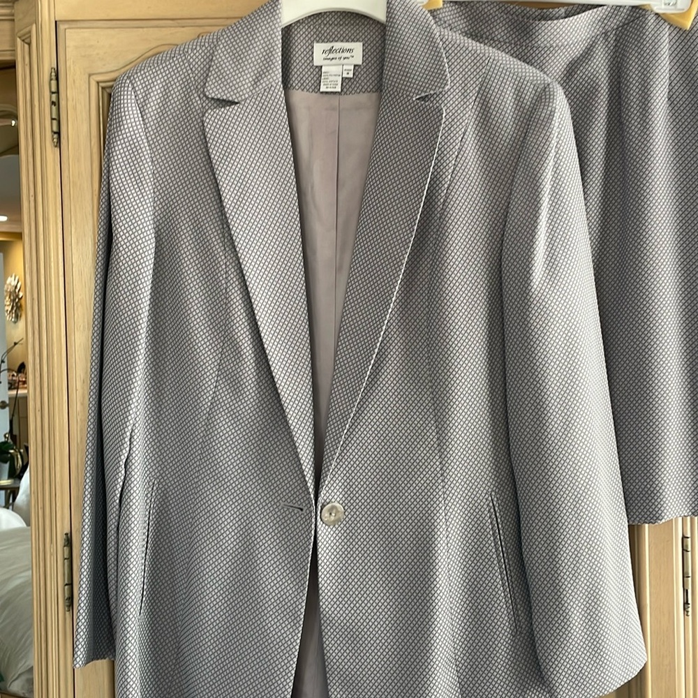 Women’s suit